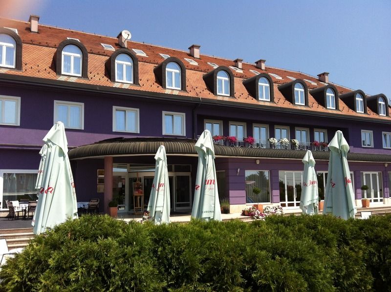 Hotel Phoenix Sesvete Bagian luar foto